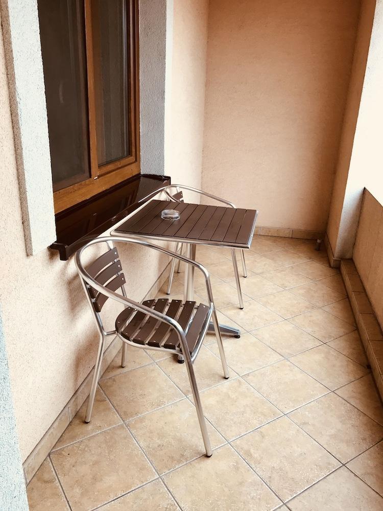 Rusovsky Penzion Bratislava Bagian luar foto